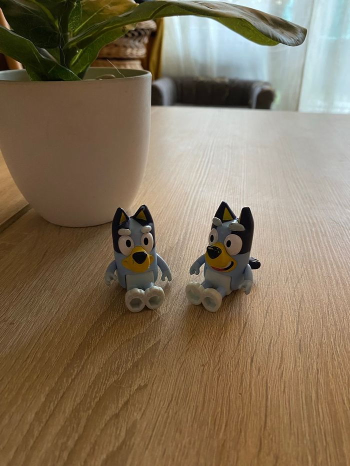 Lot 2 figurines bluey