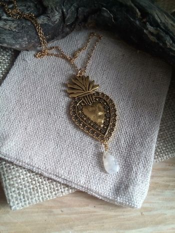 Collier coeur sacré et pierre de lune