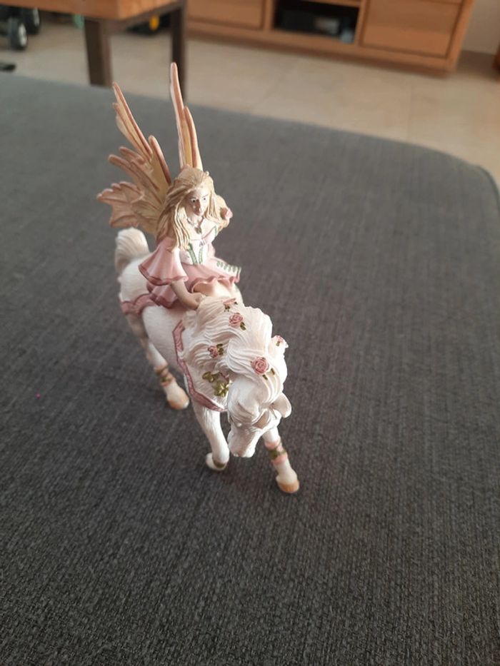 Figurine cheval et fée - photo numéro 4