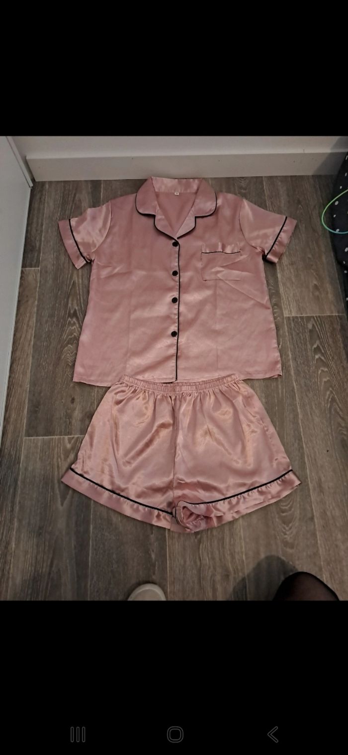 Lot pyjamas femme - photo numéro 3