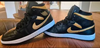 Sneakers / basket Nike Air Jordan 1 Mid