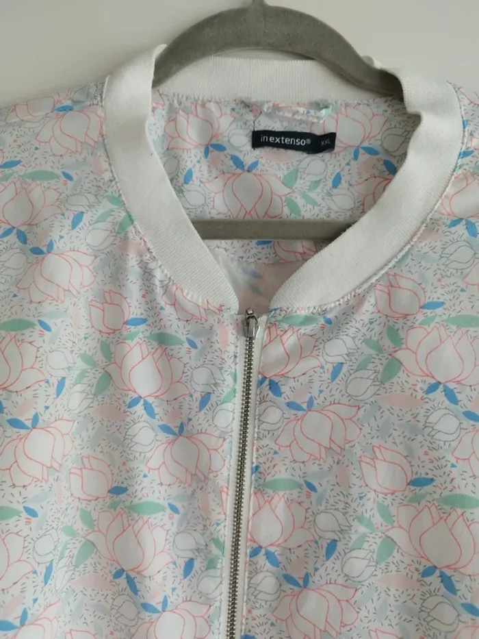 🌸 Bombers blanc et rose lotus InExtenso - Drop Asie 👹 - photo numéro 5