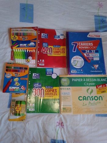 Lot collégien neuf