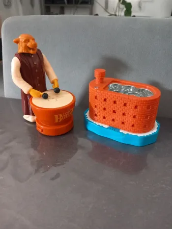 Lot 2 figurines personnages Fort Boyard mcdonald's