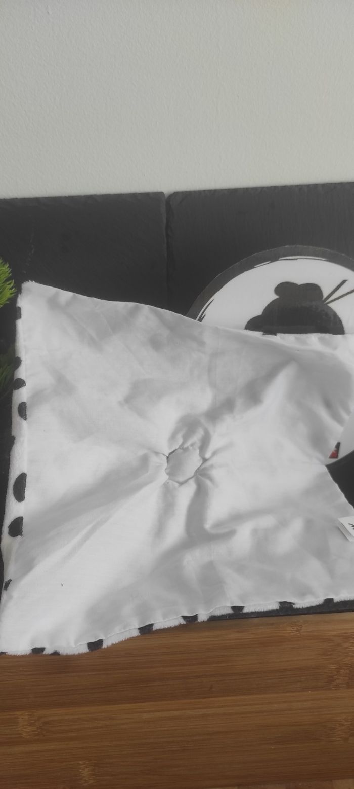 Doudou plat chien dalmatien noir blanc rouge Bambi collier taches carré cocard - photo numéro 2