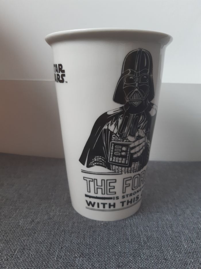 Tasse Star Wars Dark Vador : The force is strong with this one - photo numéro 3