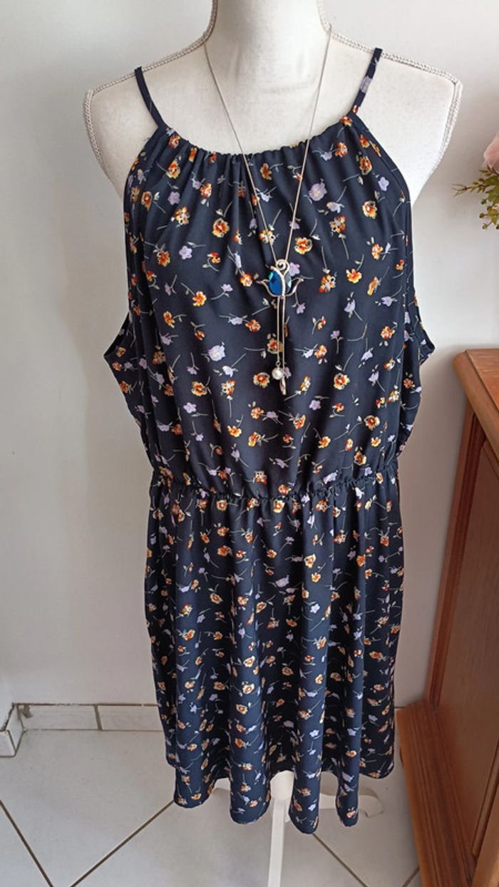 Jolie robe d'été marine fleurie - photo numéro 9