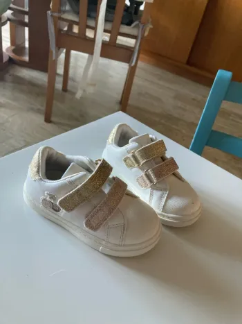 Chaussures blanches 22