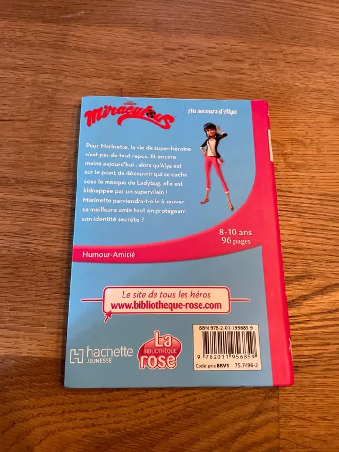 Livre La bibliothèque Rose Miraculous Au secours d’Alya Numéro 3 - photo numéro 3