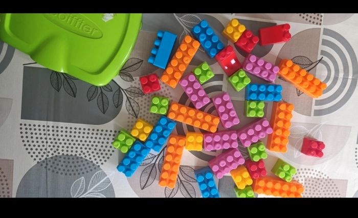 Boîte de Lego Ecoiffier 37 pieces - photo numéro 3