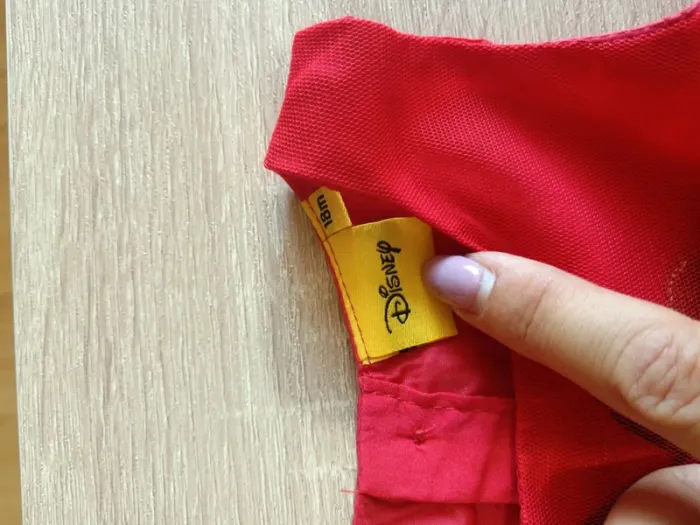C45 robe type cérémonie rouge Disney 18 mois - photo numéro 4