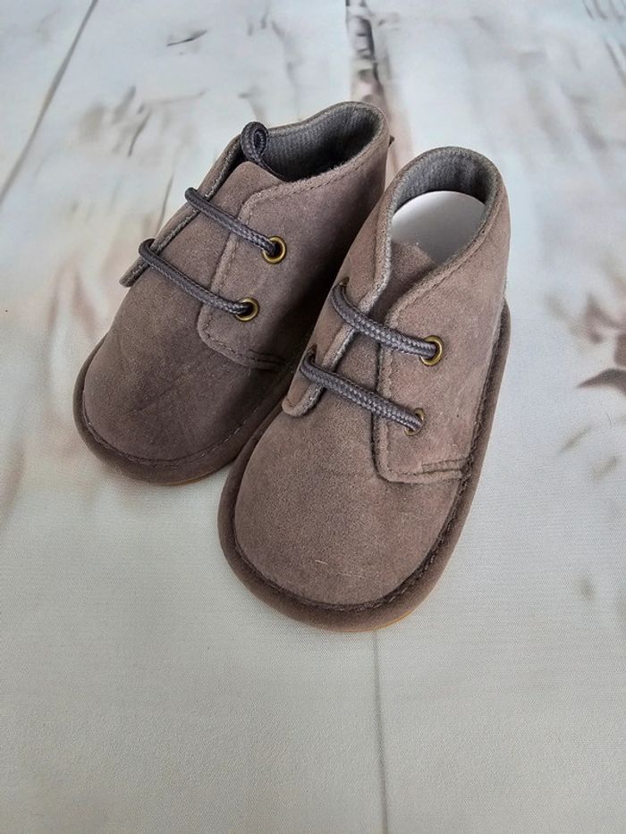Paire de chaussures 6/12 mois