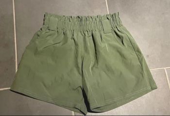 Short kaki taille L neuf