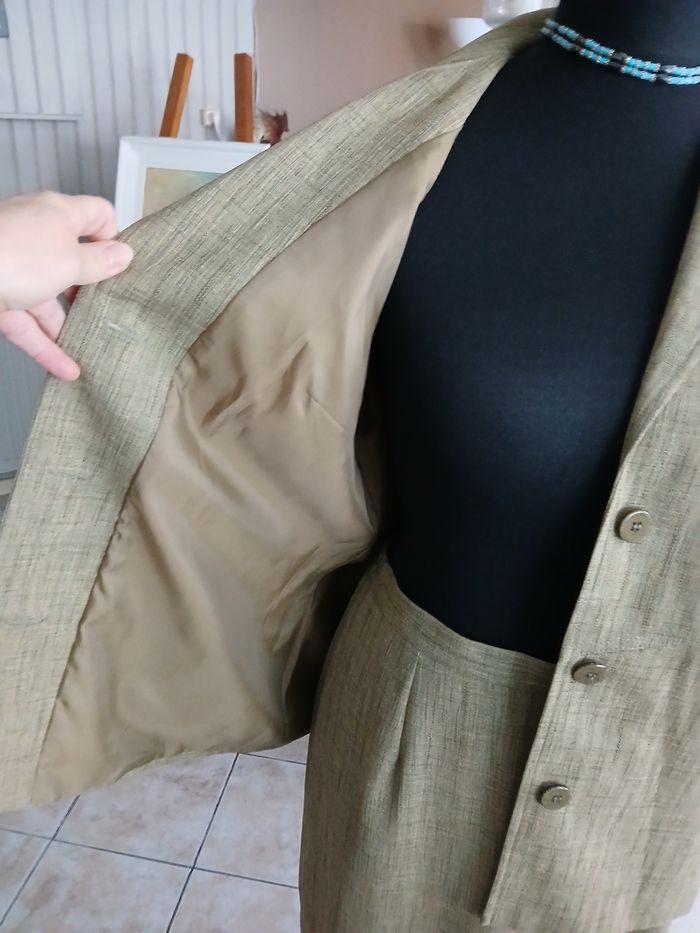 Ensemble blazer et jupe T44. - photo numéro 4