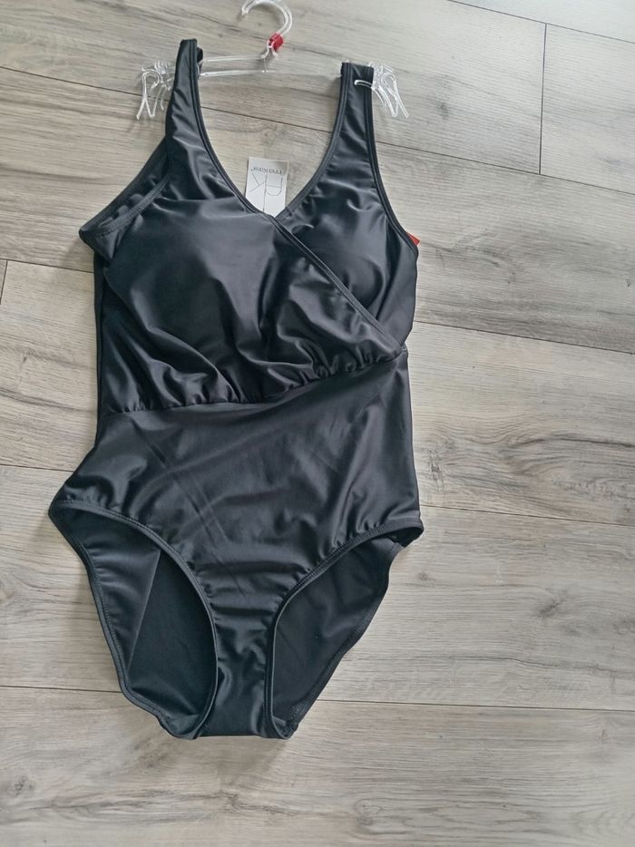 Maillot de bain 1 pièce taille 38 - photo numéro 2