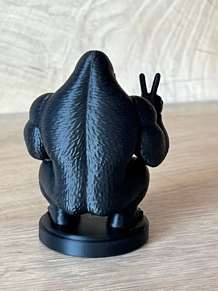 🦍 Figurine Gorille Noir – Signe Peace - photo numéro 5