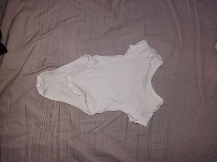 Lot de pyjamas et bodies été - photo numéro 2