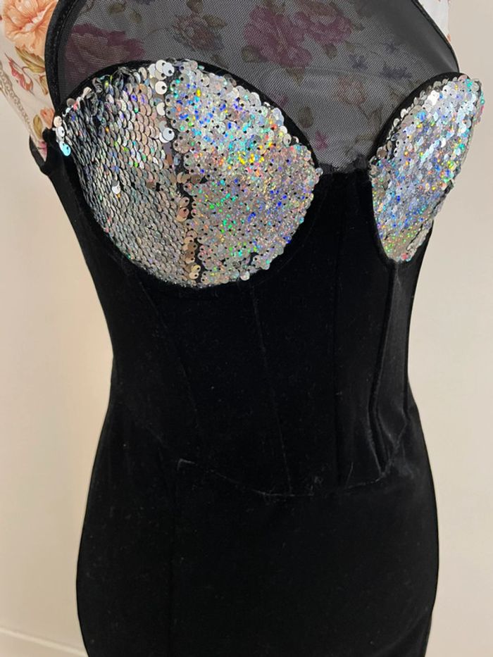 Robe velours et sequins noir - photo numéro 7
