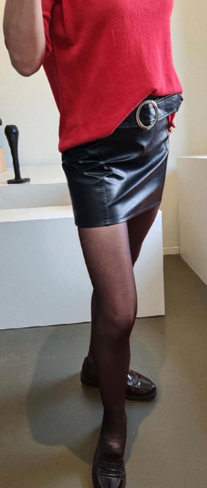 Mini jupe simili cuir - photo numéro 7