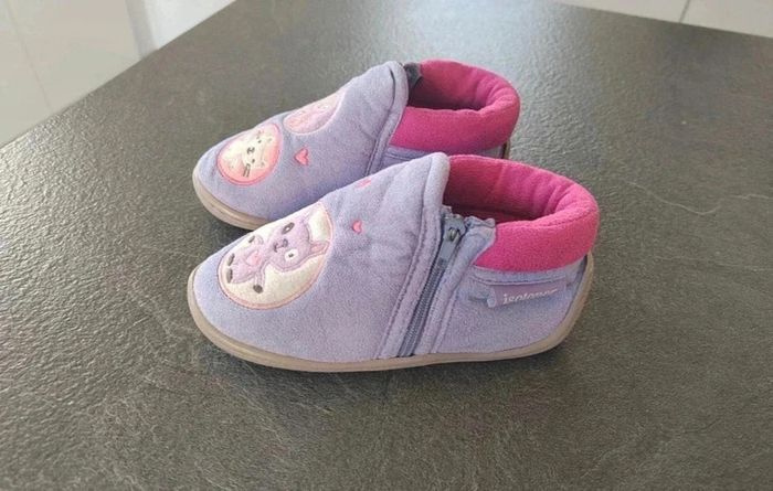 4 € Chaussons fille Isotoner taille 23 - photo numéro 3