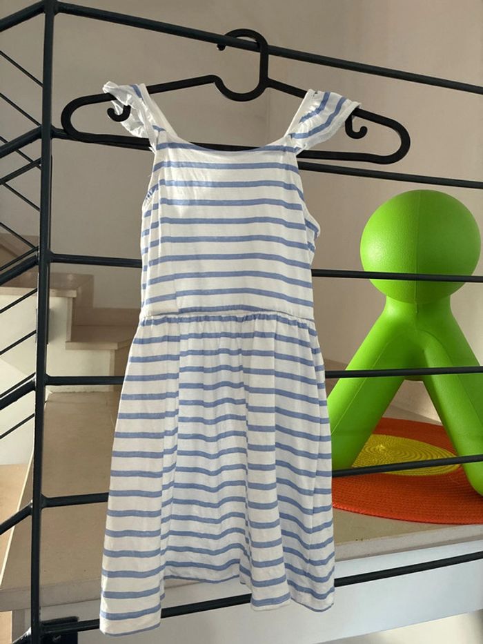 Robe légère kiabi 5 ans en coton rayé bleu et blanc état neuf