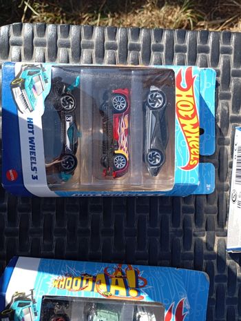 Voiture hot wheels 3 voiture.
