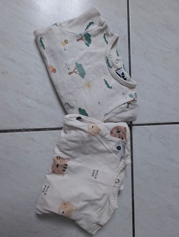 Deux pyjamas 3 mois léger 