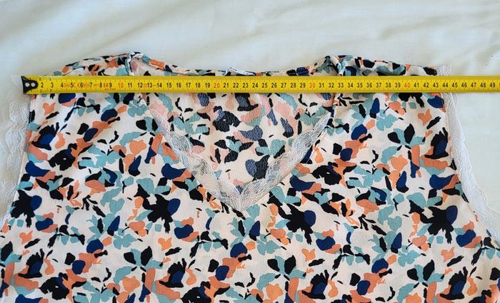 Blouse manches courtes à motifs et dentelle écrue corail et bleu turquoise Pull&Bear Taille 42 - photo numéro 8