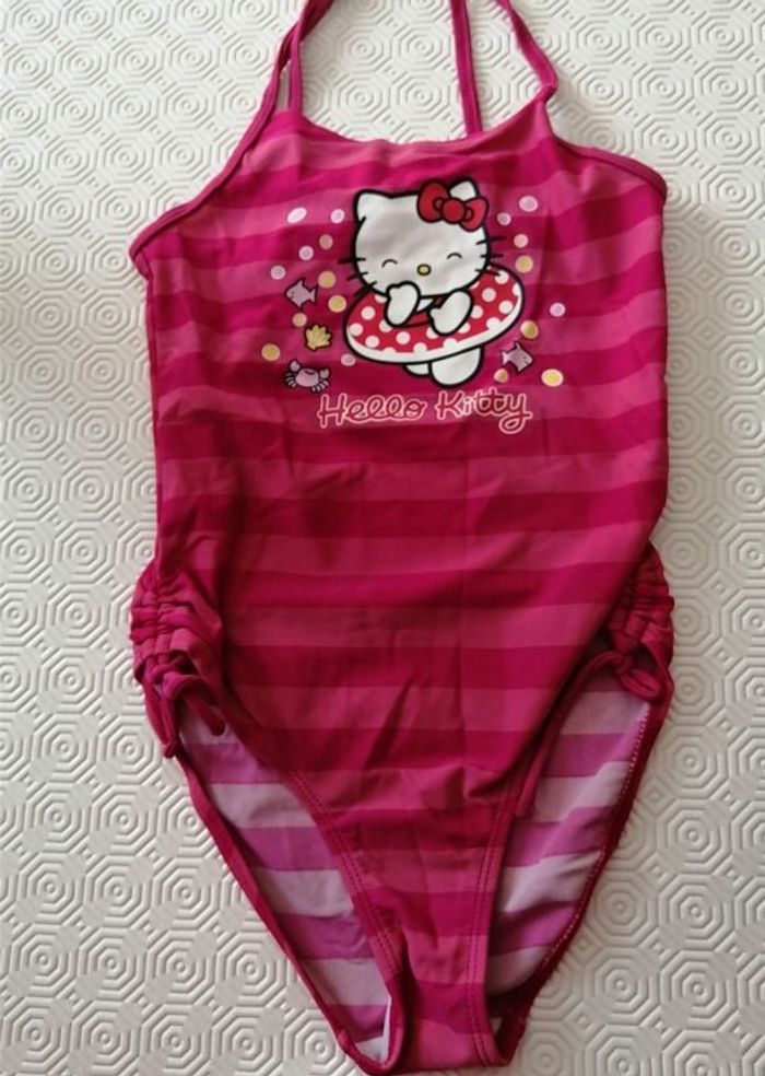 Maillot de bain Hello kitty rose fushia. Taille 8ans.