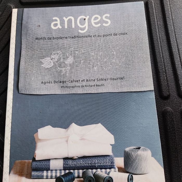 Motifs de broderie traditionnelle et au point de croix "Anges"