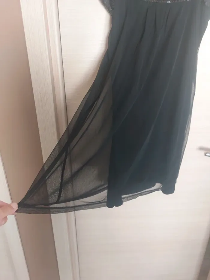 Superbe robe noire voile et sequin - photo numéro 6