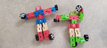 2 robots transformable en voiture en bois