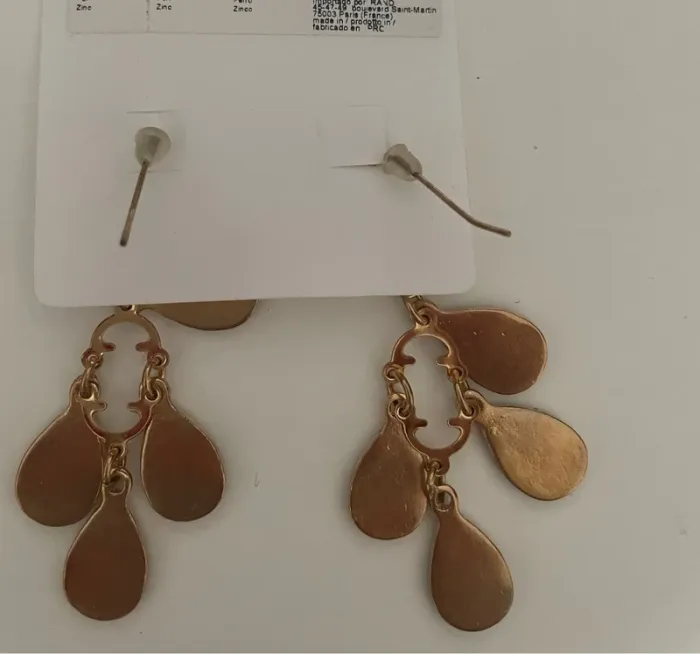 Boucle d’oreille dorée rouge - photo numéro 3