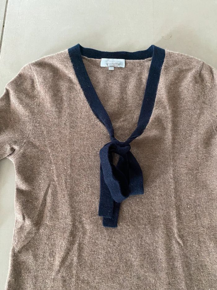 Pull Acanthe cachemire marron avec col V marine taille 1 - photo numéro 12