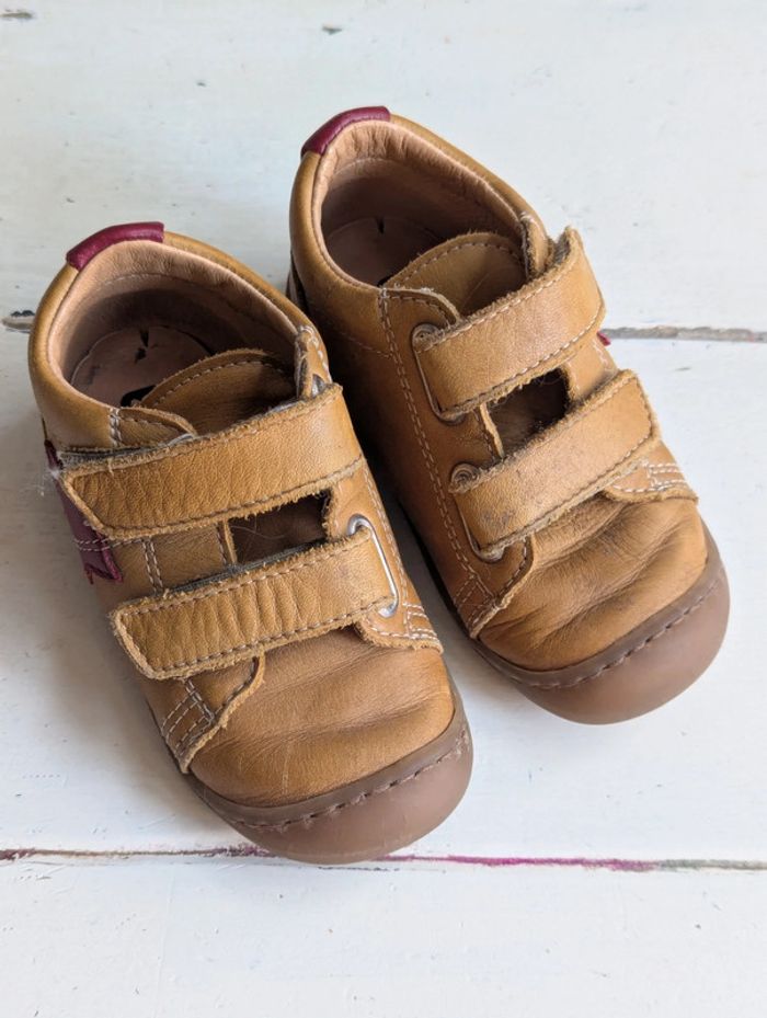 Chaussures en cuir camel à étoile bordeaux Bopy – taille 22