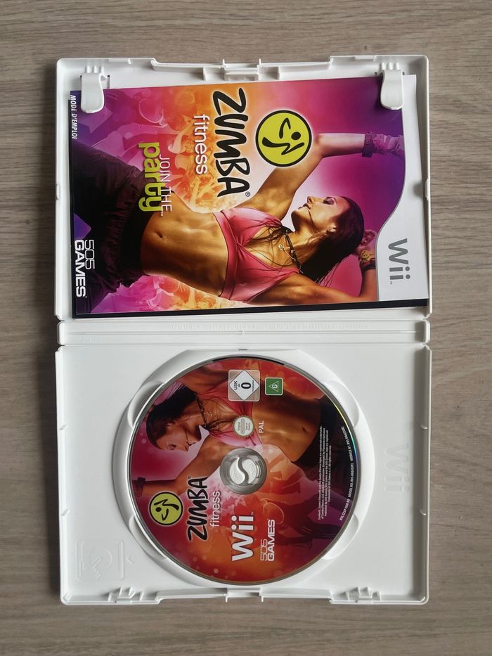Jeu pour Nintendo Wii, Zumba fitness join the party, en français. - photo numéro 2