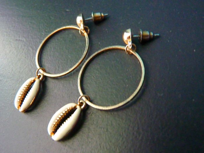 boucles d'oreilles cache cache bijoux femme coquillage TBE - photo numéro 2