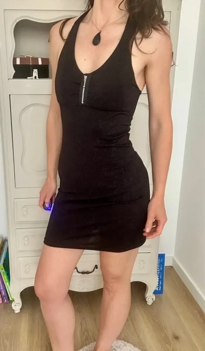 Magnifique petite robe noir dos nu taille 34 , 36 - photo numéro 4