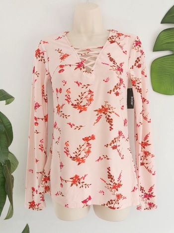 Tee-shirt fleuri décolleté à lacets Ardene Taille XS/S