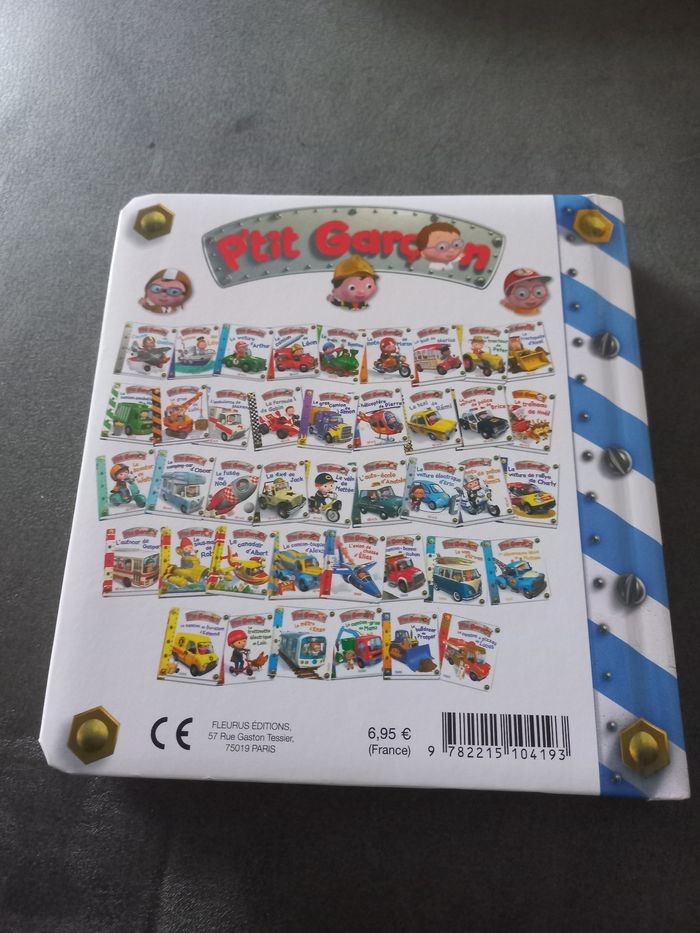 Livre bébé cartonné p'tit garçon l'ambulance de Maxence - photo numéro 2