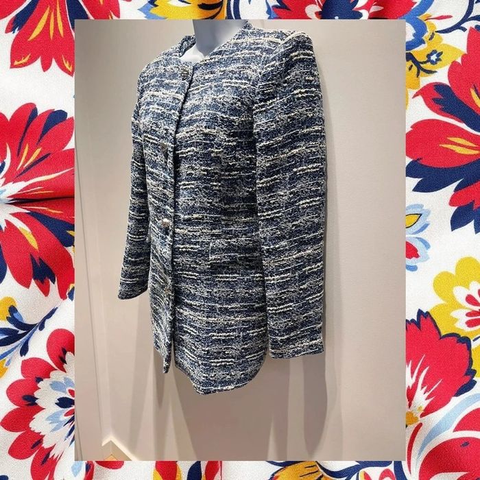 Zara. Blazer larga estructura . Talla M