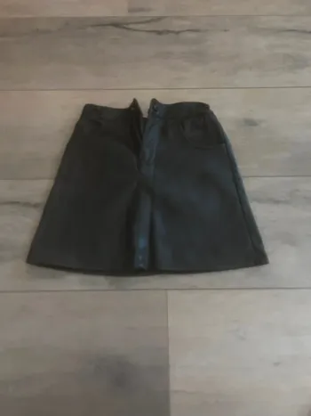 Jupe simili cuir taille 8 ans kiabi