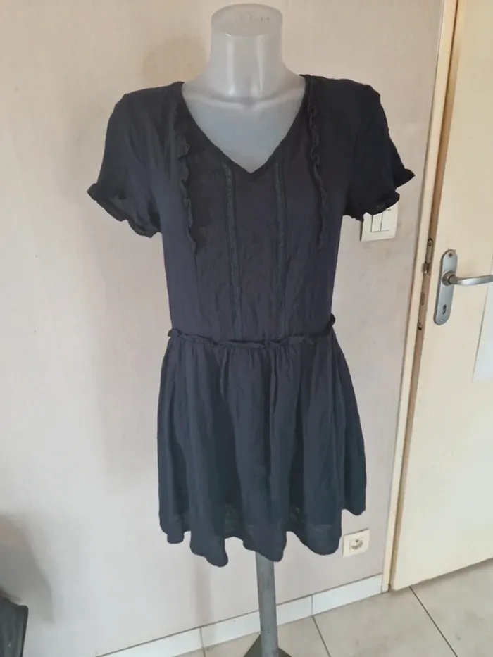 Robe bleue marine cherry paris taille 36 tres bon etat