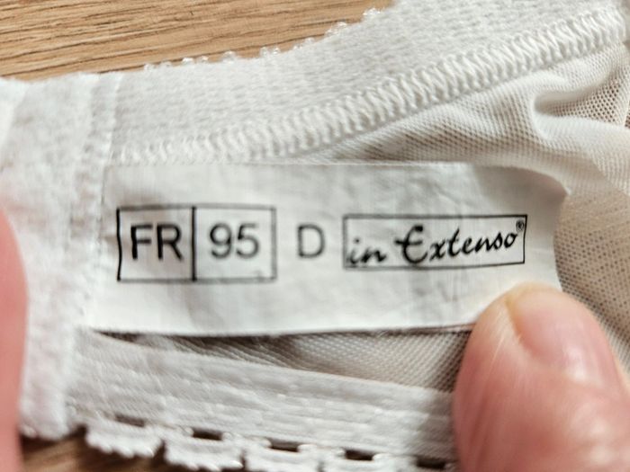 Soutien gorge femme avec baleine - photo numéro 3
