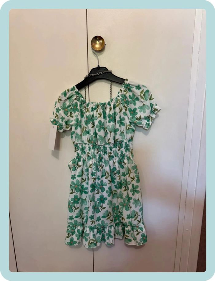 Robe à fleurs avec petit sac - photo numéro 2
