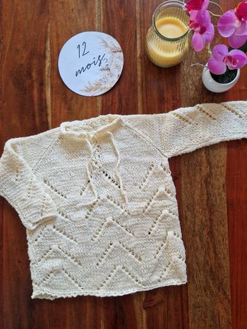 Pull tricoté main 12 mois