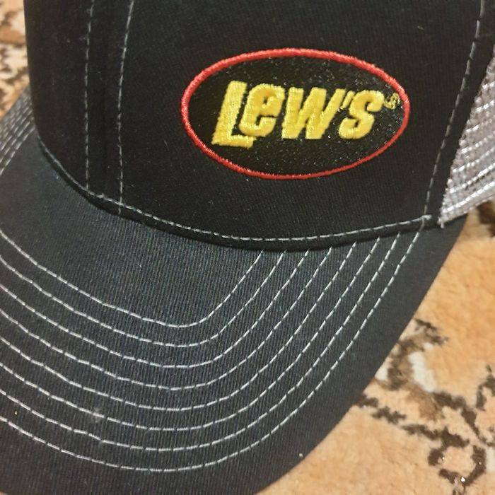 Lews “Toujours en mouvement”  “Mode On”  “Vibes Urbaines”  “Original Everyday” - photo numéro 2