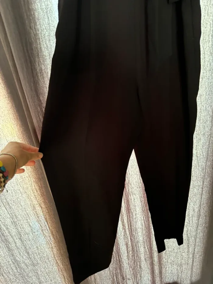 Combinaison noire sans manches noire à la taille - photo numéro 2