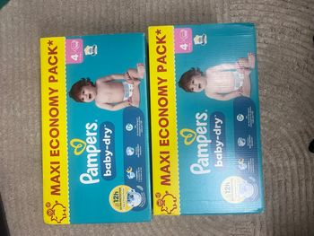 216 couches Pampers taille 4
