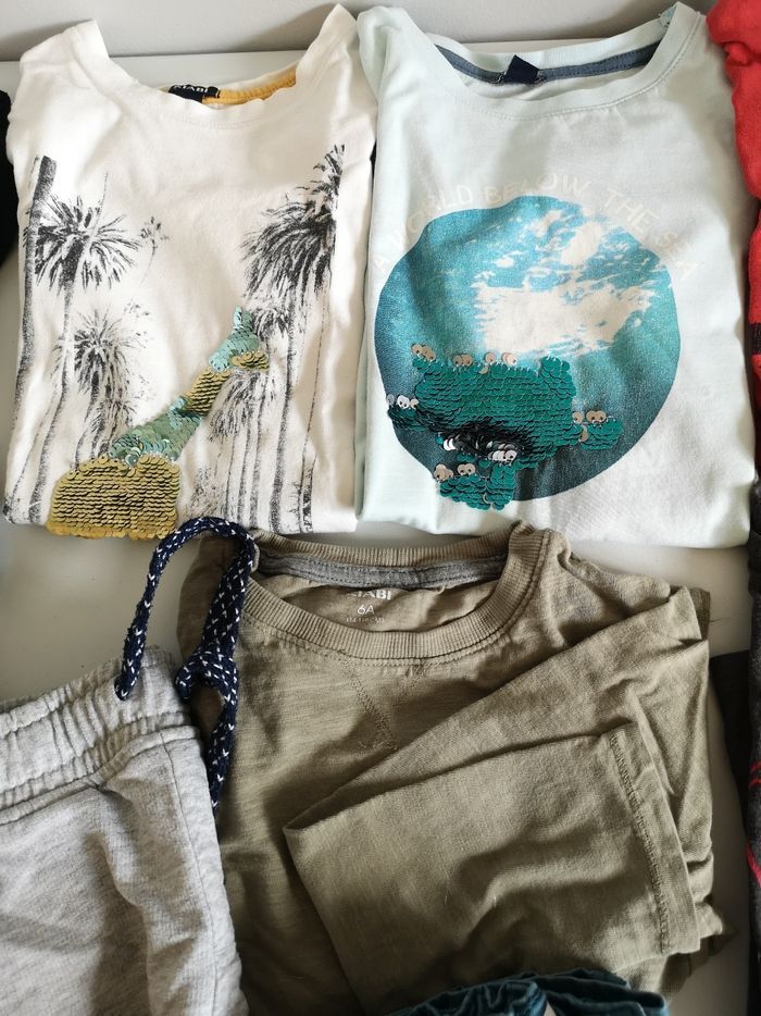 Lot vêtements 6 ans - photo numéro 3